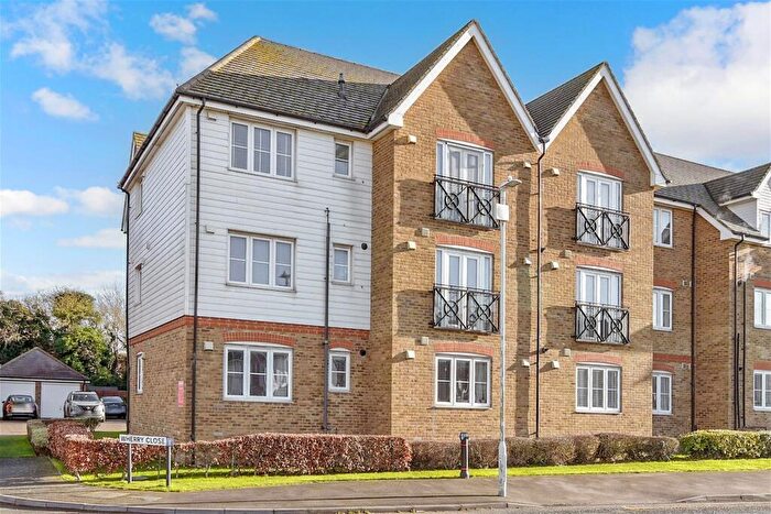 2 Bedroom Flat For Sale In Wherry Close, Margate, Kent, CT9