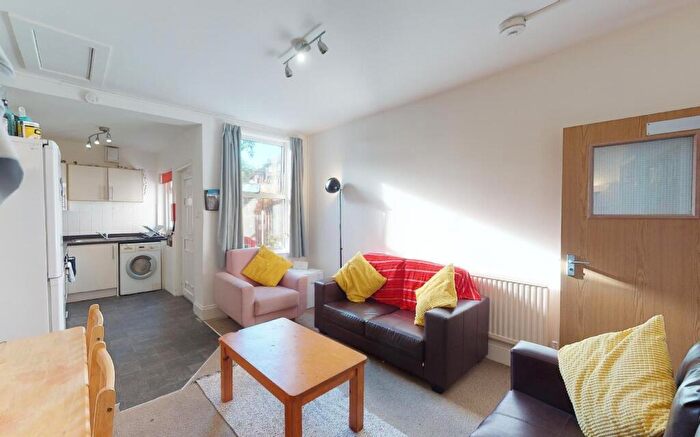 4 Bedroom House To Rent In Rosa Road, Crookesmoor, S10