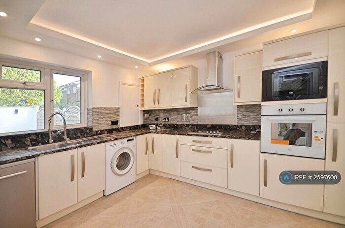 3 Bedroom Terraced House To Rent In Manor Road, London, SE25