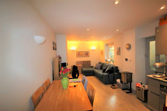 1 Bedroom Flat To Rent In Heath Road, Twickenham, TW1