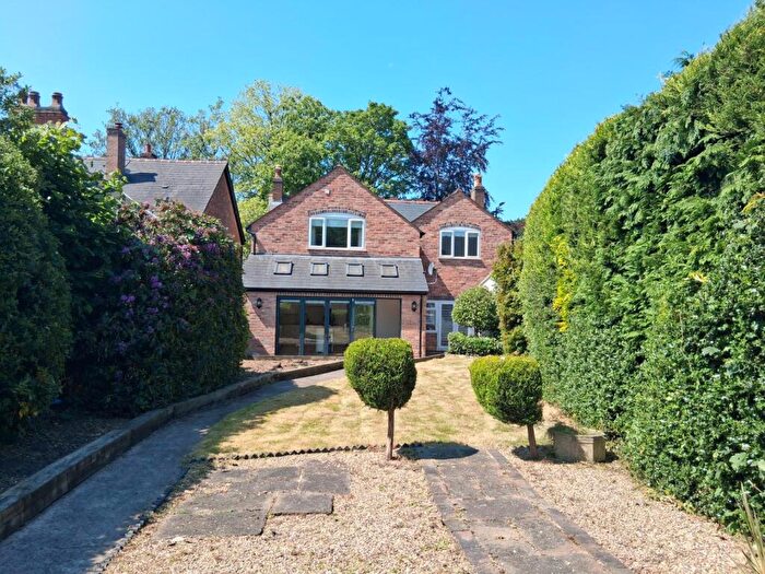 4 Bedroom Detached House To Rent In Lichfield Road, Sutton Coldfield, West Midlands, B74