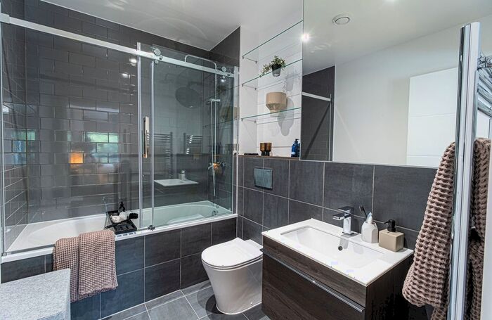 2 Bedroom Flat To Rent In Ascot Road, Watford, WD18