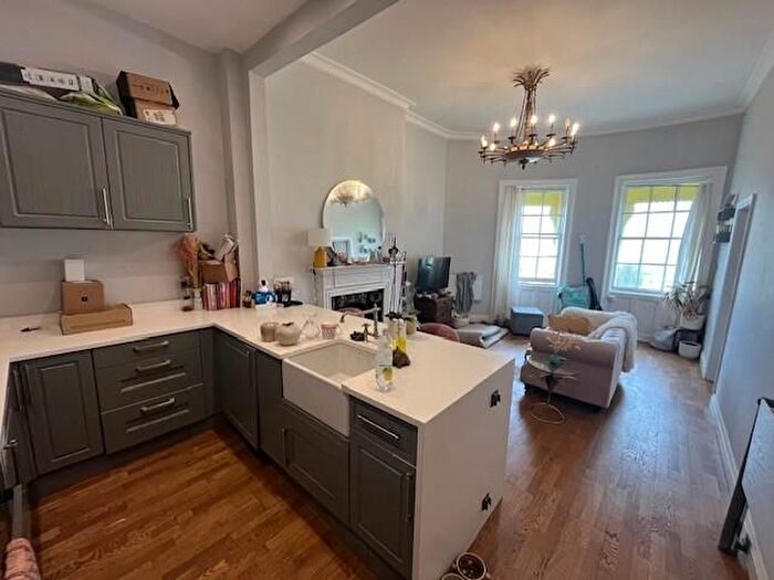 1 Bedroom Flat To Rent In Brunswick Square, Hove, BN3