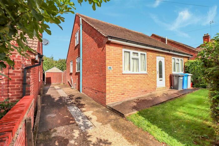 2 Bedroom Detached Bungalow To Rent In Netherfield Road, Kettering, NN15