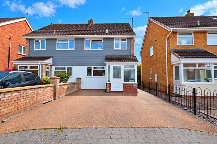 4 Bedroom Semi-Detached House For Sale In Windermere Road, Hereford, HR4
