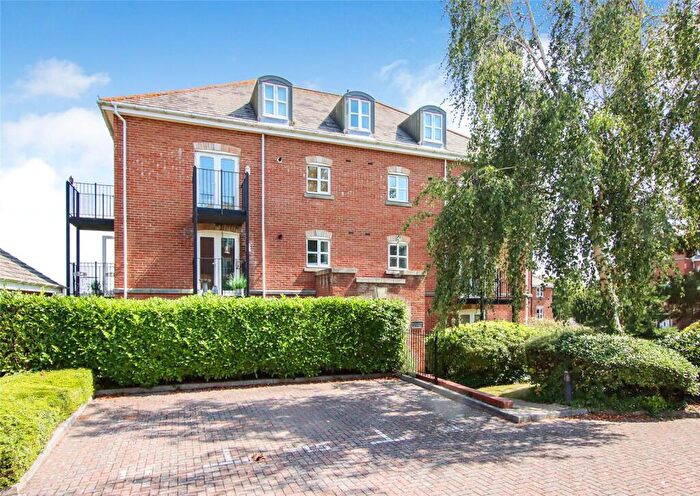 2 Bedroom Apartment For Sale In Brockenhurst Court, Hillcroft Close, Lymington, Hampshire, SO41