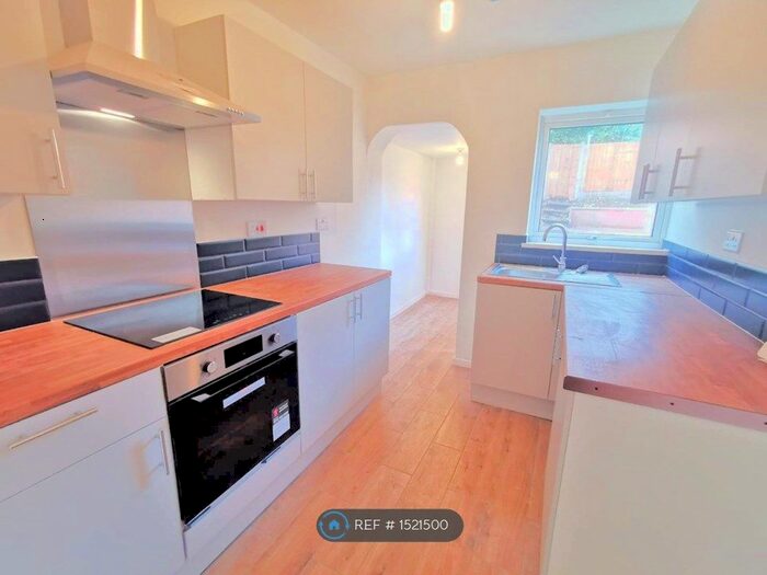 3 Bedroom Terraced House To Rent In Loftus Close, Birmingham, B29