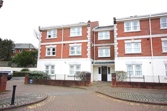 1 Bedroom Flat To Rent In St. Lukes Square, Guildford, GU1