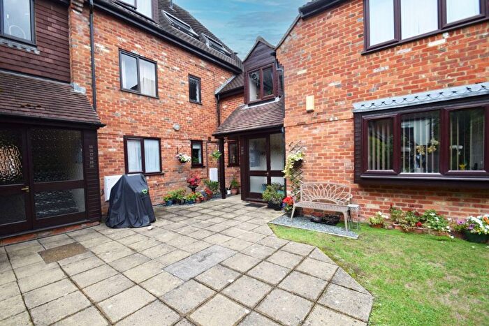 1 Bedroom Flat For Sale In Malthouse Square, Princes Risborough, HP27