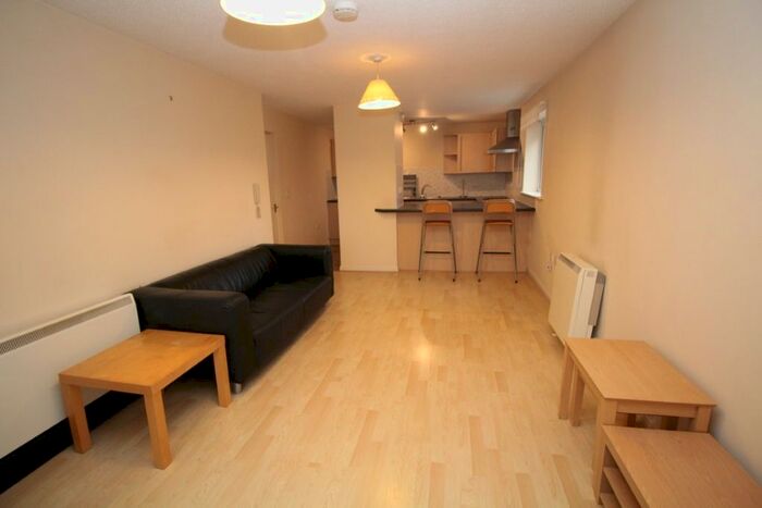 2 Bedroom Flat To Rent In Knightswood Court, Mossley Hill L18