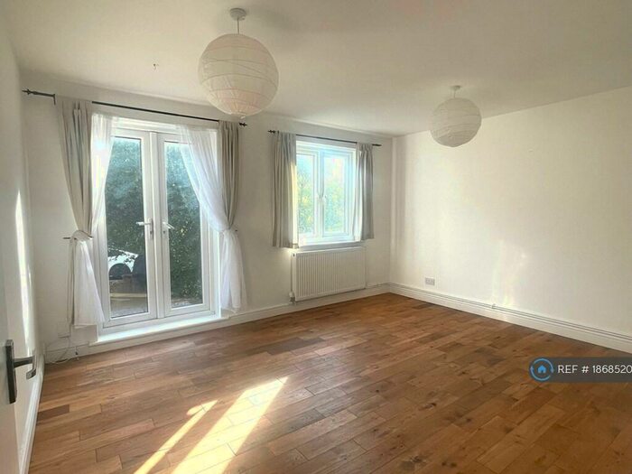 1 Bedroom Flat To Rent In Central Hill, London, SE19