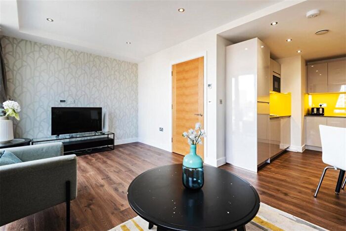 2 Bedroom Apartment To Rent In Back Church Lane, London, E1