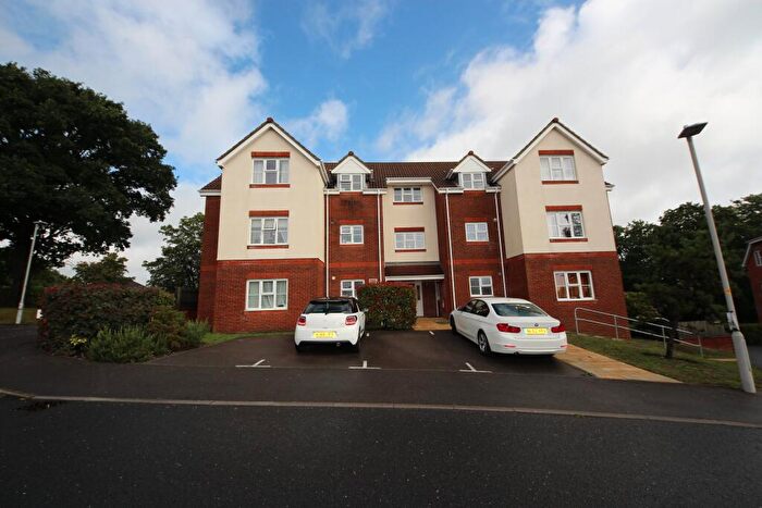 2 Bedroom Flat For Sale In Alder Heights, Parkstone, Poole, BH12