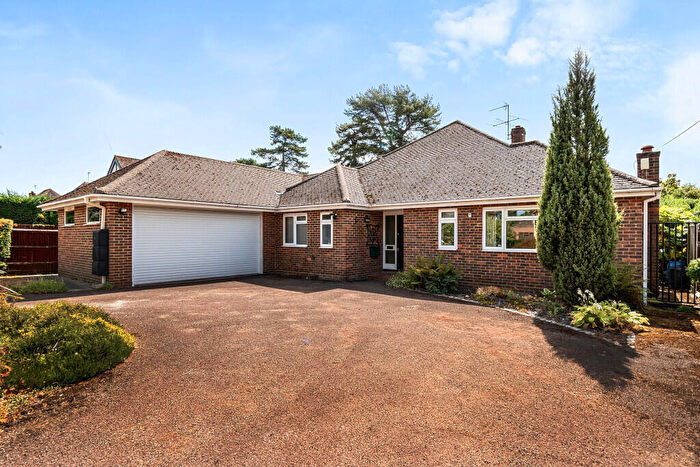 3 Bedroom Bungalow For Sale In Clevehurst Close, Stoke Poges, Buckinghamshire, SL2