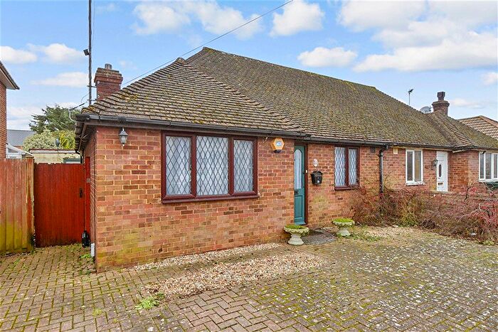 2 Bedroom Terraced Bungalow For Sale In Linden Road, Ashford, Kent, TN24