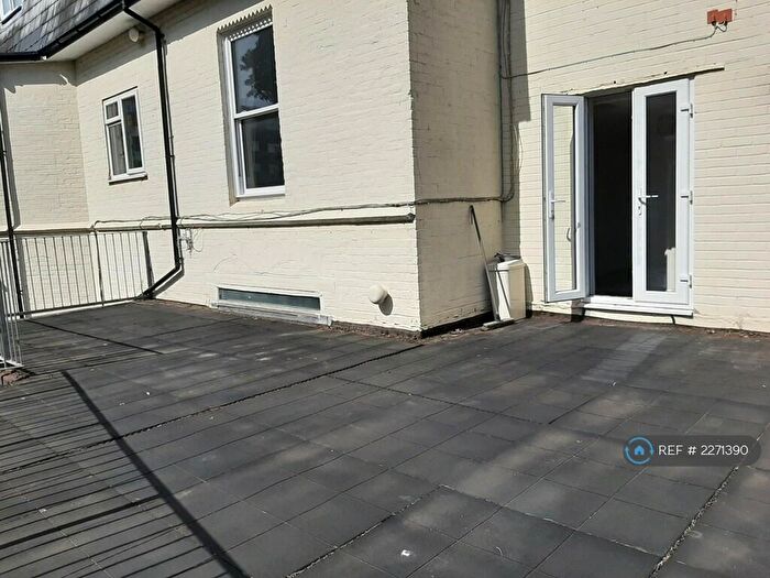 Studio To Rent In Beaumont Court, Bournemouth, BH5