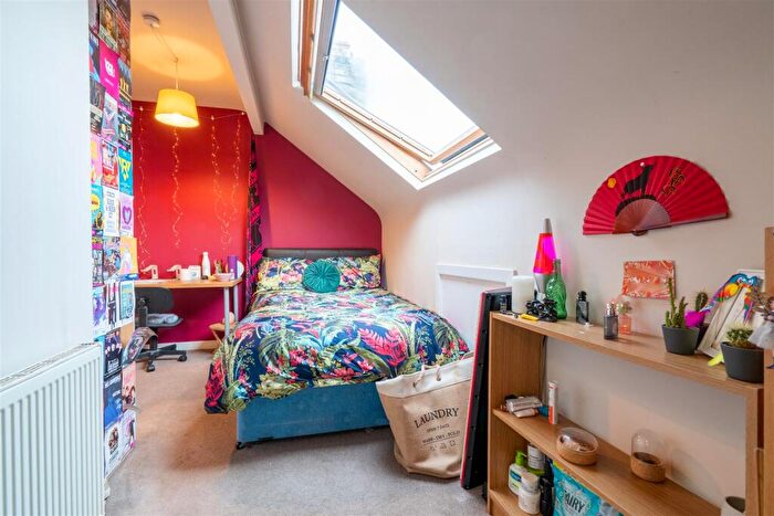 5 Bedroom House To Rent In Mulehouse Road, Crookes, Sheffield, S10