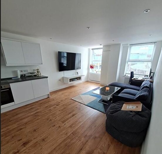 1 Bedroom Flat For Sale In Slough, Berkshire, SL1