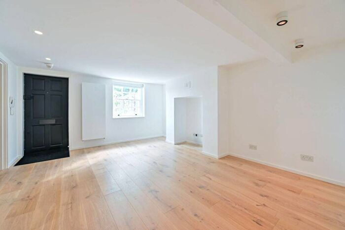 1 Bedroom Flat To Rent In Peckham Rye, East Dulwich, London, SE22