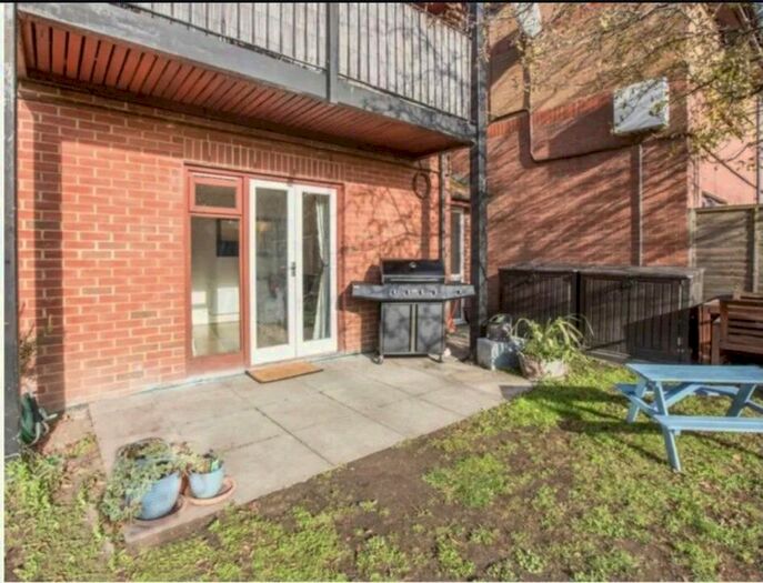 2 Bedroom Flat To Rent In Higham Street, London, E17