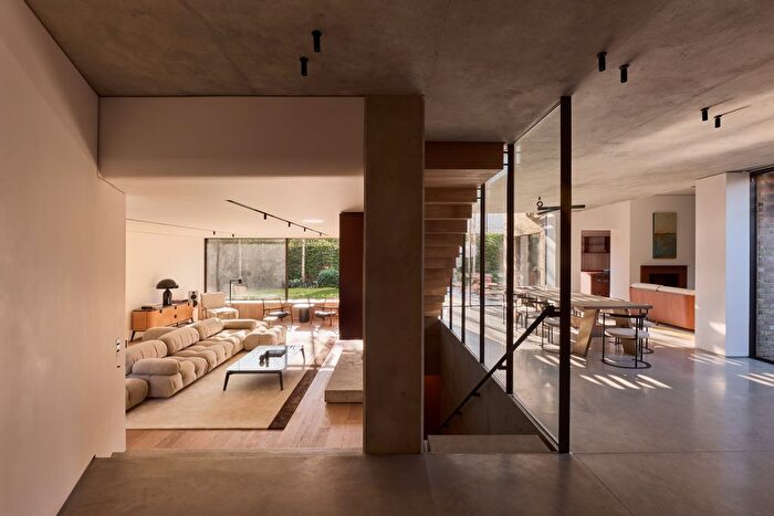 5 Bedroom Detached House For Sale In Barlby Road, London, W10