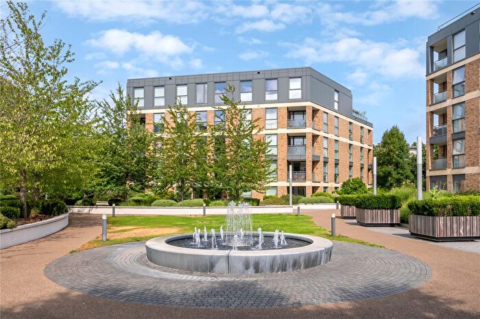 2 Bedroom Flat To Rent In Levett Square, Richmond, TW9