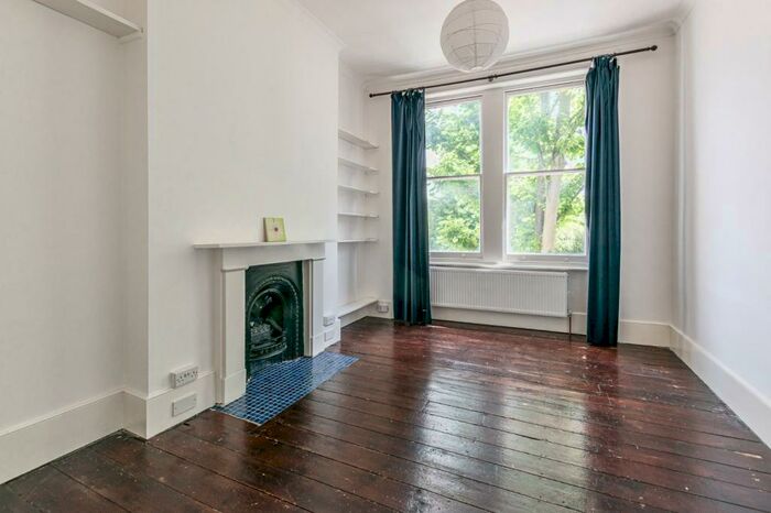 2 Bedroom Apartment To Rent In Gipsy Hill, London, SE19