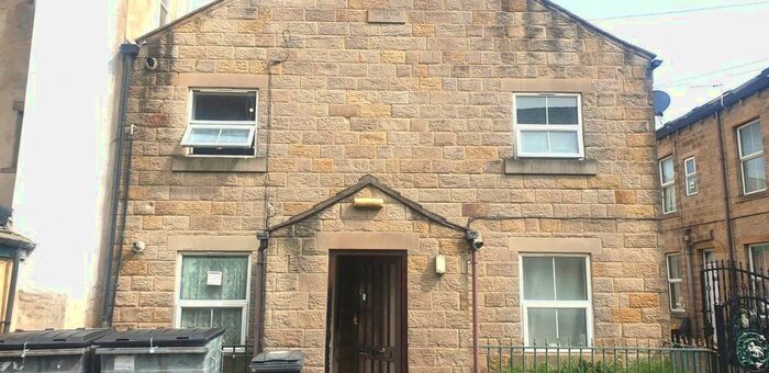2 Bedroom Flat To Rent In Fair Isle Court, Keighley, BD21