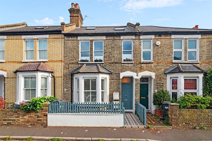 2 Bedroom Flat For Sale In Devonshire Road, London, W4