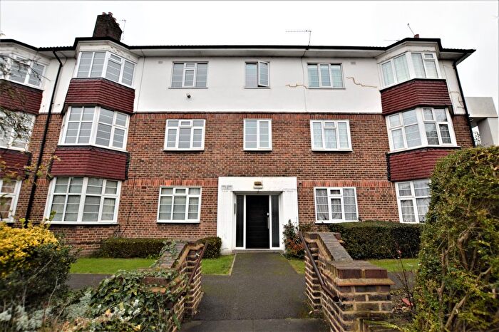 2 Bedroom Flat To Rent In Addiscombe Road, Croydon, CR0