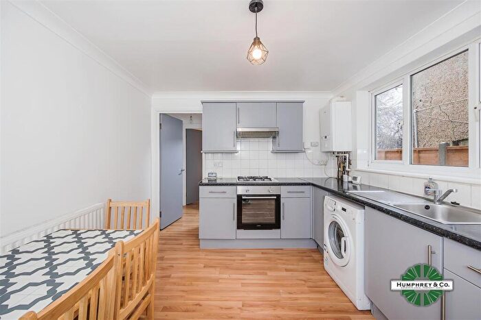 2 Bedroom Flat To Rent In Boundary Road, Walthamstow, E17