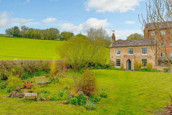 4 Bedroom Link Detached House For Sale In Coed-Y-Go, Oswestry, Shropshire, SY10