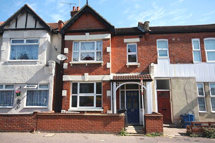 1 Bedroom Flat To Rent In Westborough Road, Westcliff On Sea, Westcliff On Sea, SS0
