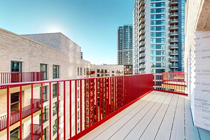 3 Bedroom Apartment To Rent In Parkside, SE17