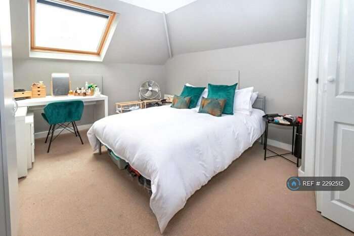 3 Bedroom Maisonette To Rent In Martin Way, Morden, SM4