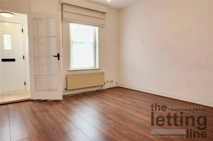 2 Bedroom House To Rent In Sterling Road, Enfield, Middlesex, EN2