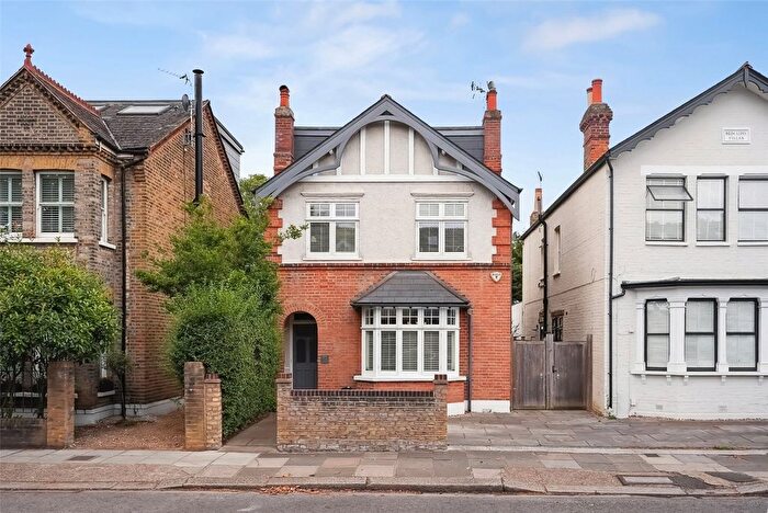 4 Bedroom Detached House For Sale In Kingston Road, Teddington, TW11
