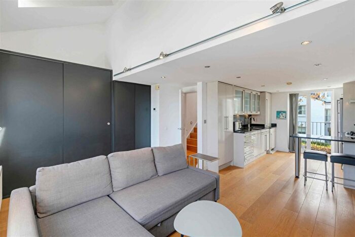 2 Bedroom Flat For Sale In Homestead Road, SW6