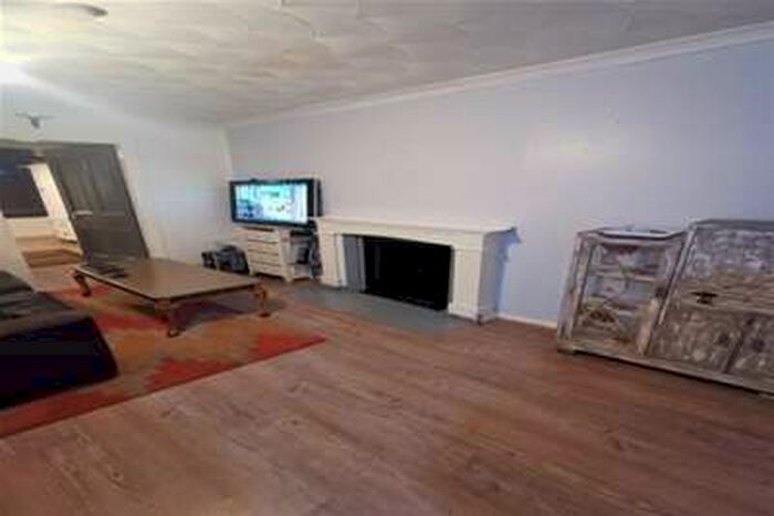 1 Bedroom Flat To Rent In Brown Street, Newmilns, KA16