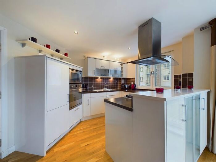 2 Bedroom Flat For Sale In Queens Highlands, Aberdeen, AB15