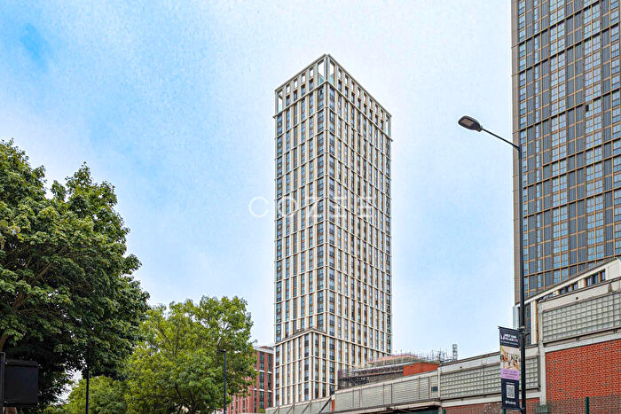 3 Bedroom Flat To Rent In TwelveTrees Park, E16