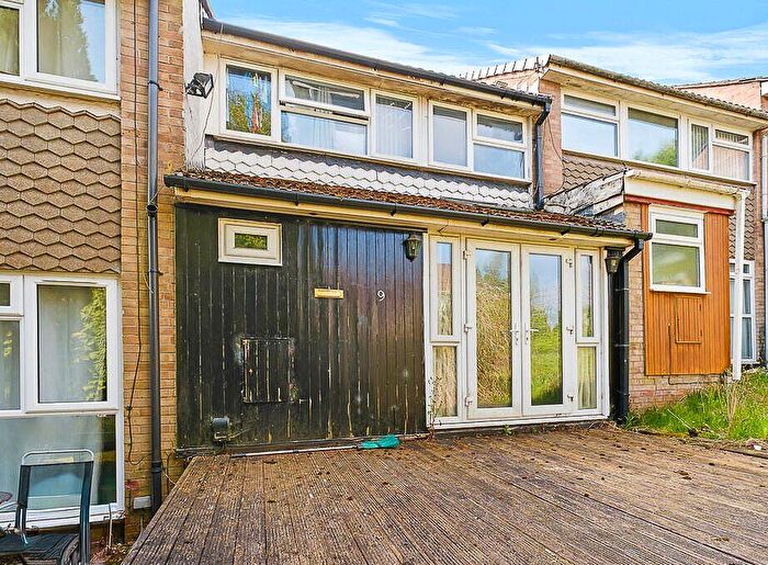 3 Bedroom Terraced House For Sale In The Hawthorns, Cardiff, CF23