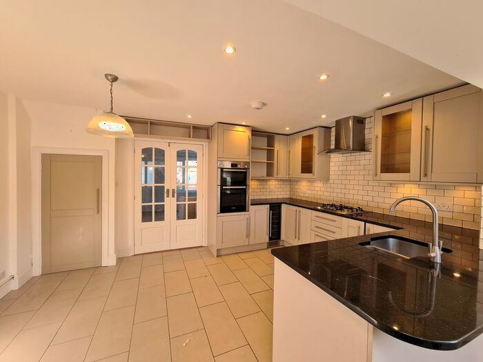 3 Bedroom Terraced House To Rent In Ashley Way, Dawlish, EX7