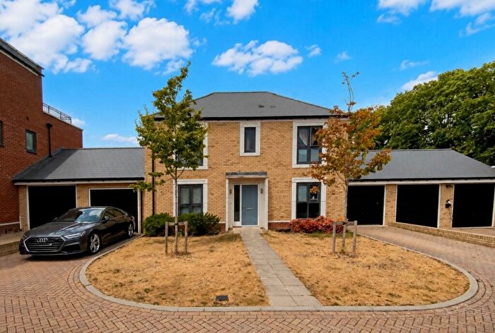4 Bedroom Detached House To Rent In Pecham Close, Kings Hill, ME19