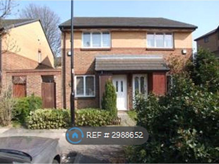 2 Bedroom Semi-detached House To Rent In Cubitt Square, Hanwell/Southall, UB2