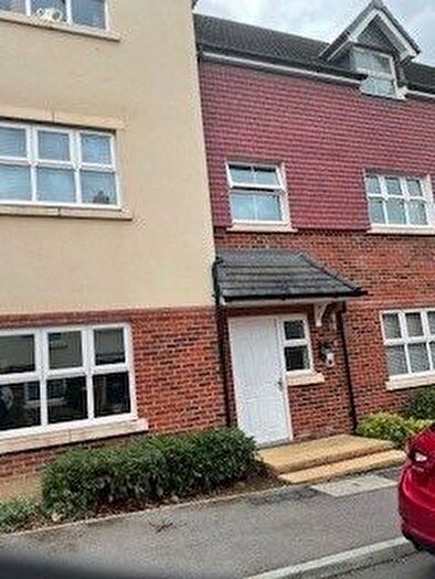 1 Bedroom Flat To Rent In Brickwork Avenue, Liphook, GU30
