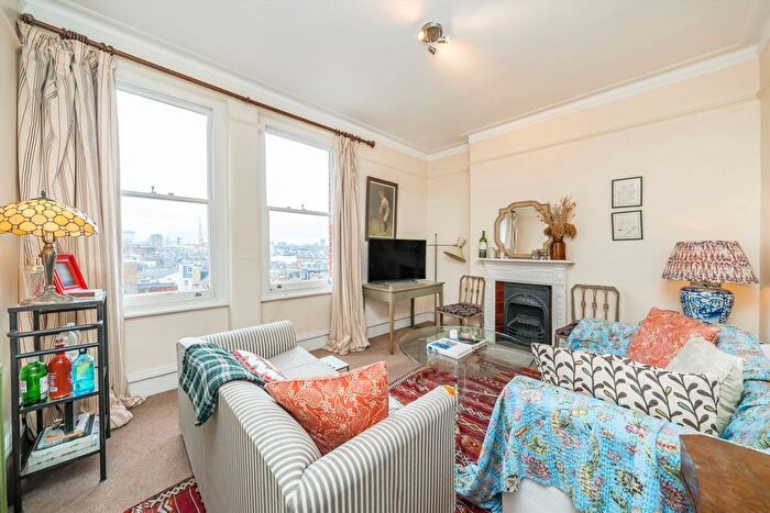 2 Bedroom Flat To Rent In New Kings Road, London, SW6