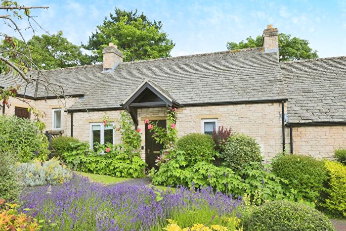 2 Bedroom Bungalow For Sale In Bredon Mews, Station Road, Broadway, Worcestershire, WR12