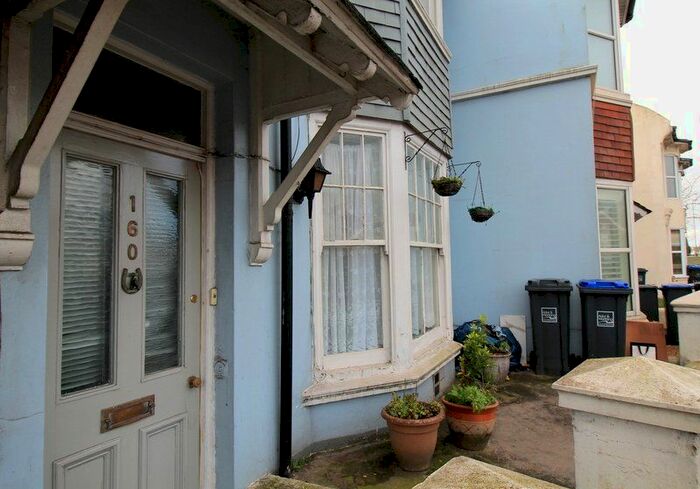 3 Bedroom Detached House To Rent In Old Shoreham Road, Southwick BN42