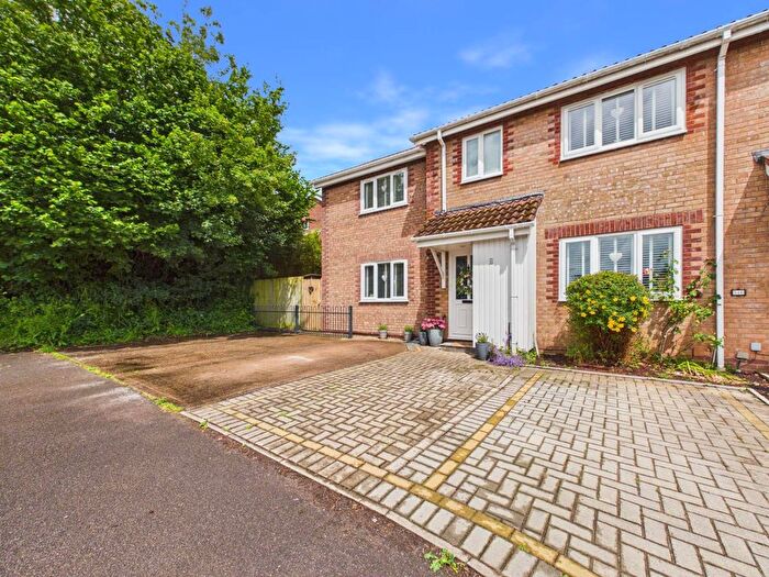 5 Bedroom End Terrace House For Sale In Pinecrest Drive, Thornhill, Cardiff., CF14